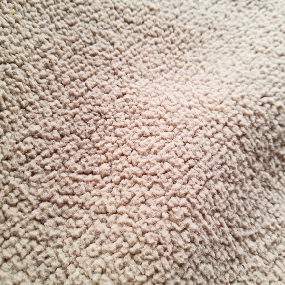 A&F Soft AF Sherpa Pullover - Picture 7 of 7